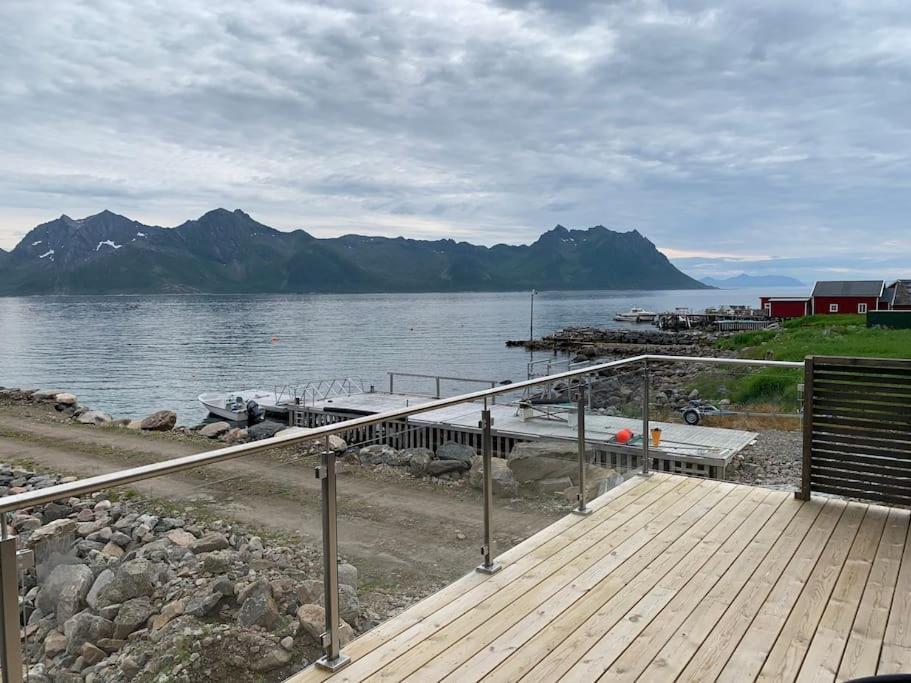 Leilighet I Rorbu Pa Kaldfarnes - Yttersia Senja Exterior foto